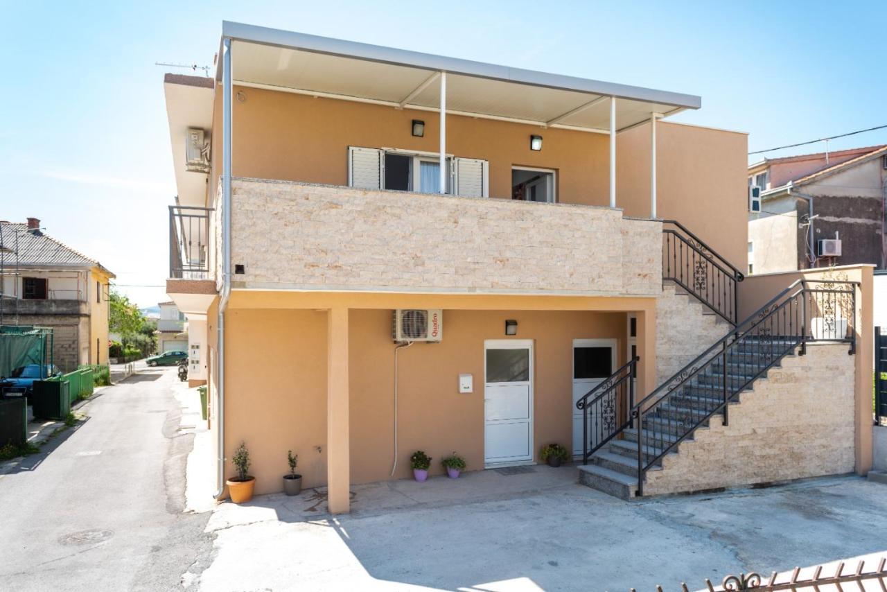 Apartment Vuletin Kastela Exterior photo