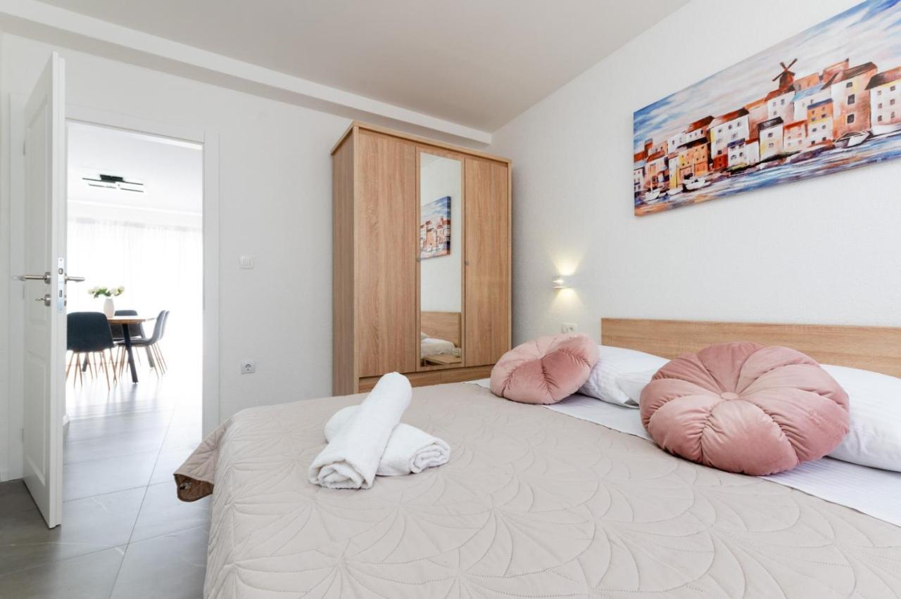 Apartment Vuletin Kastela Exterior photo