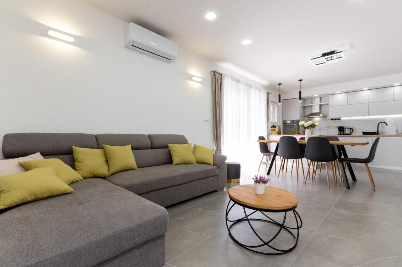 Apartment Vuletin Kastela Exterior photo